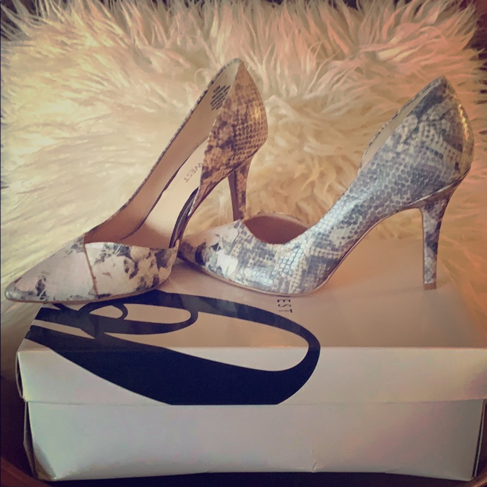 Nine West snake skin pumps